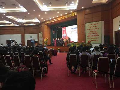 Lãnh đạo Bộ tài chính nhận Huân chương Độc lập
